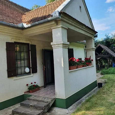 Molnar Vendeghaz - Keleti-focsatorna Holiday home
